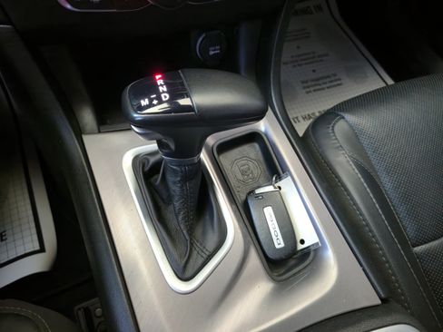 Used 2022 Dodge Charger SXT w/ Plus Group RWD image 18