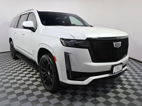 Certified 2024 Cadillac Escalade ESV Sport Platinum w/ LPO, ONYX Package AWD/4WD image 7