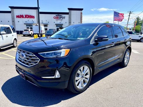 Used 2019 Ford Edge Titanium w/ Equipment Group 301A AWD/4WD image 2