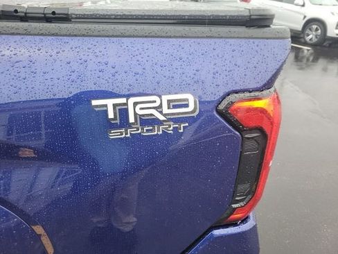 Used 2024 Toyota Tacoma TRD Sport w/ TRD Sport Upgrade Package image 5