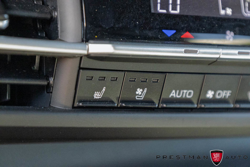 Used 2025 Toyota Sienna Platinum AWD/4WD image 12
