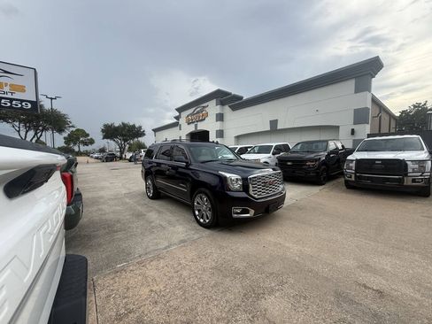 Used 2018 GMC Yukon Denali w/ Open Road Package AWD/4WD image 48