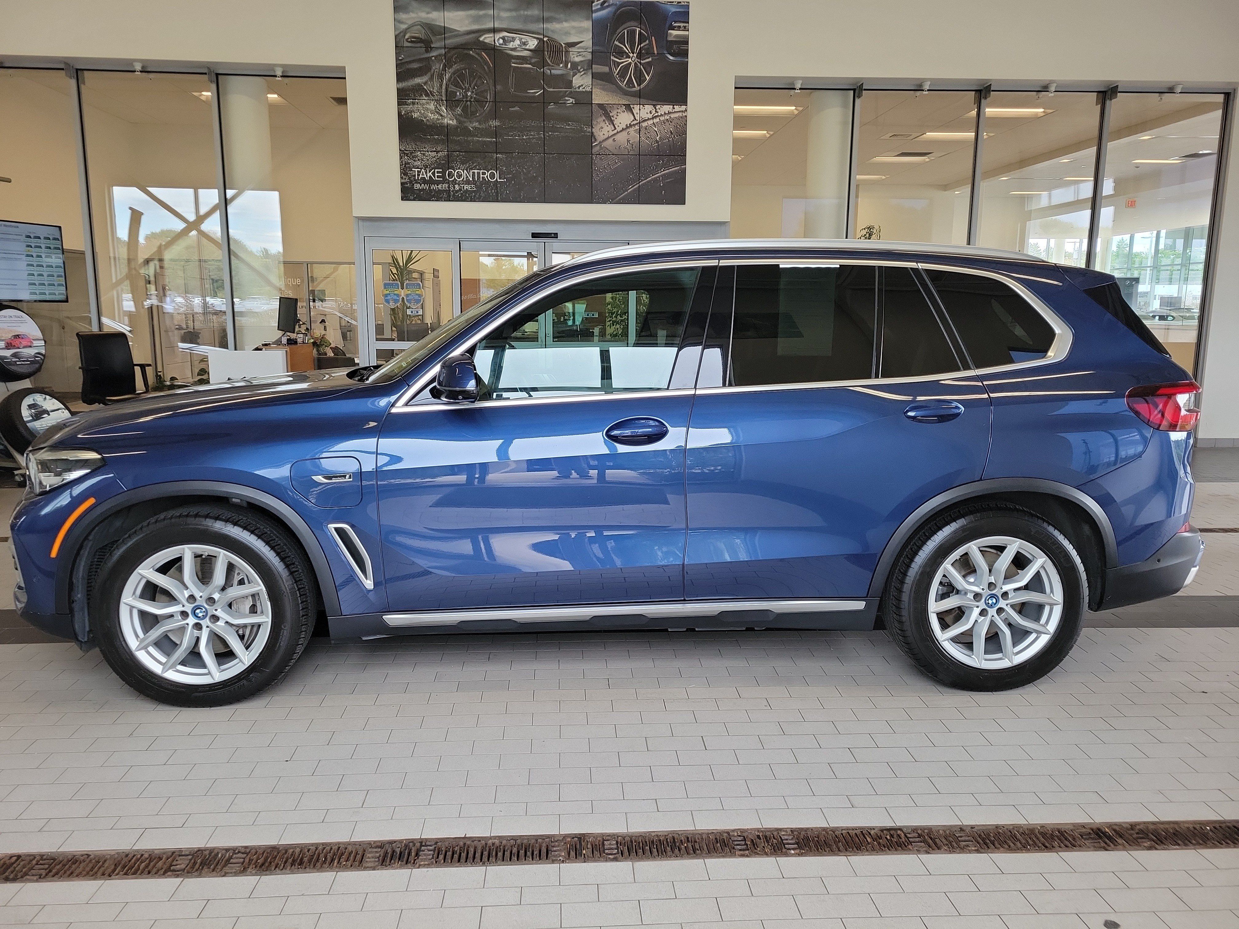Used 2022 BMW X5 xDrive45e w/ Luxury Seating Package AWD/4WD image 8