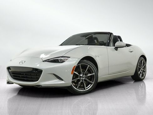 Used 2016 MAZDA MX-5 Miata Grand Touring RWD image 2