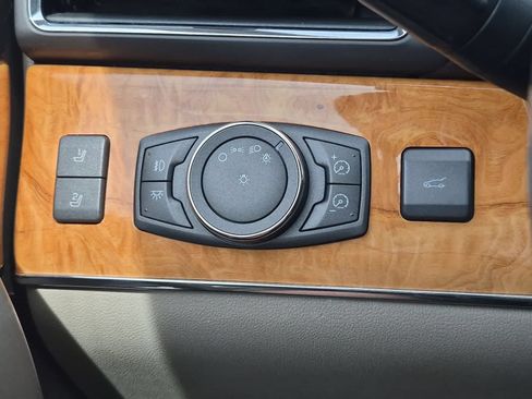 Used 2011 Lincoln MKX AWD w/ Wood Pkg image 30