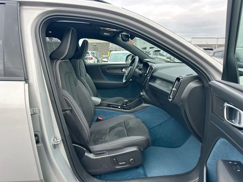 Used 2023 Volvo XC40 Recharge Ultimate image 26