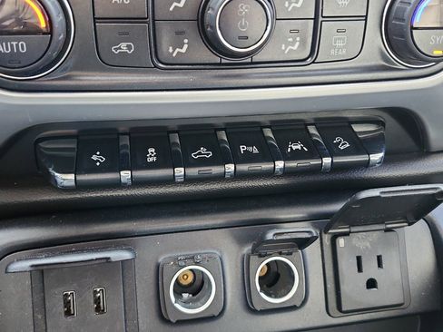 Used 2018 GMC Sierra 1500 SLT image 20