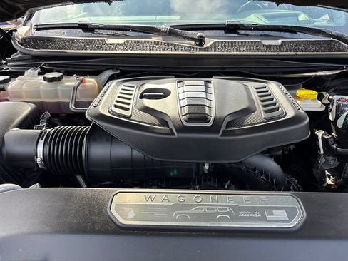 Used 2025 Jeep Grand Wagoneer Series III w/ Rear Seat Video Group 1 AWD/4WD image 36