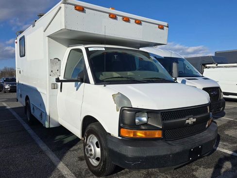 Used 2009 Chevrolet Express 3500 image 4