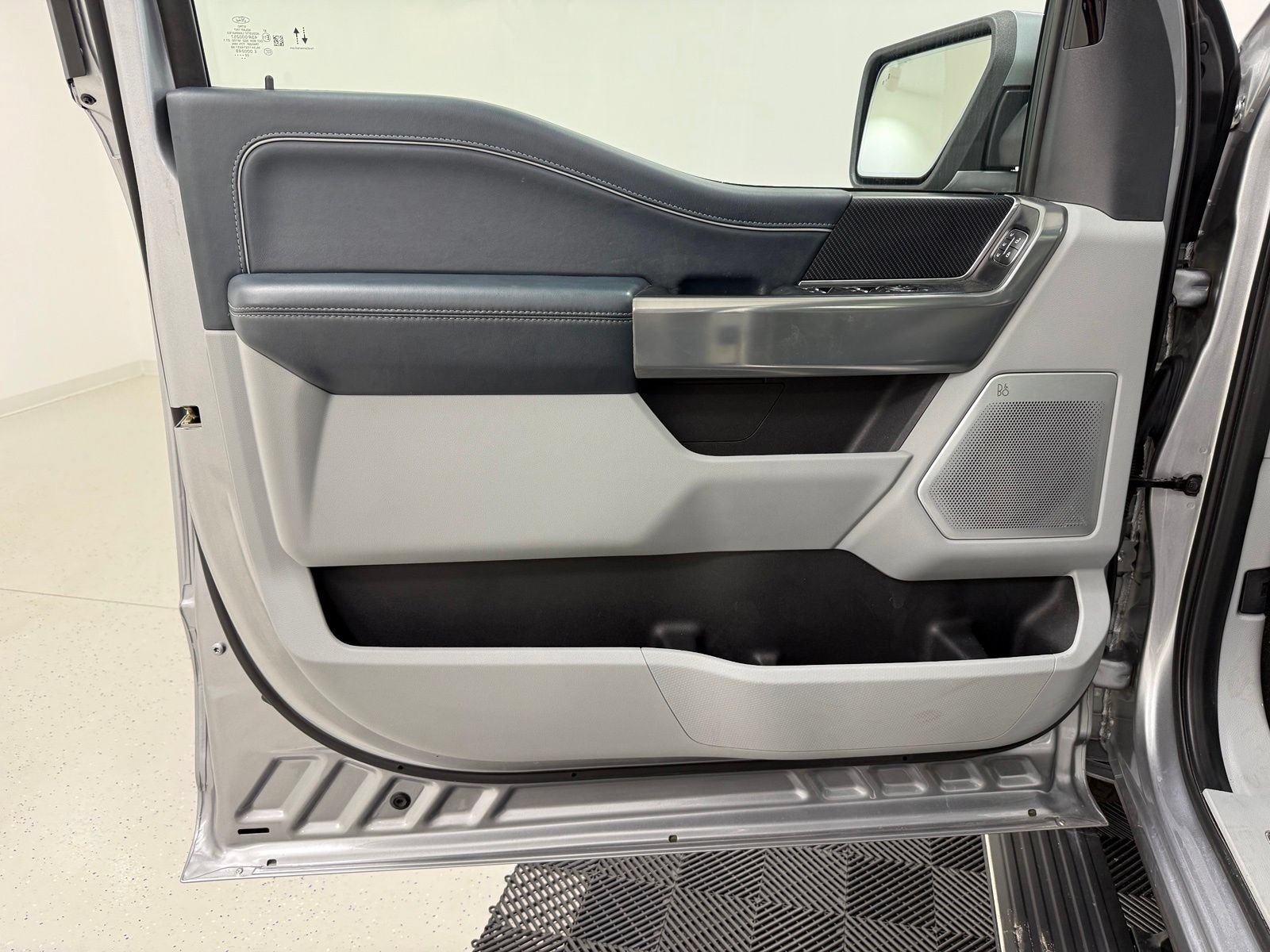 Used 2022 Ford F150 Limited AWD/4WD image 11