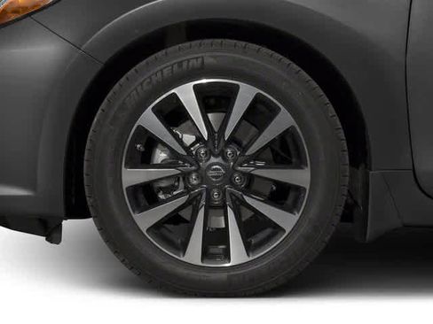 Used 2017 Nissan Altima 2.5 SL w/ Moonroof Package FWD image 12