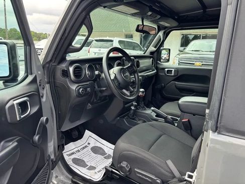 Used 2023 Jeep Wrangler Sport AWD/4WD image 17