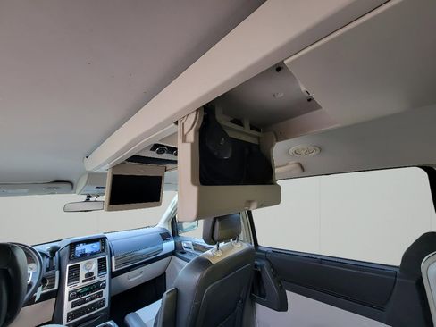 Used 2010 Chrysler Town & Country Touring Plus w/ Premium Group image 30