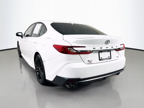 Used 2026 Toyota Camry SE FWD image 8