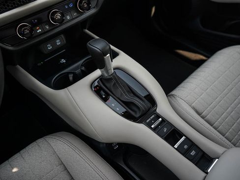 New 2026 Honda HR-V LX image 25