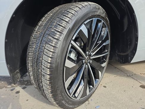 New 2026 Volvo XC60 B5 Ultra w/ Protection Package Premier image 43