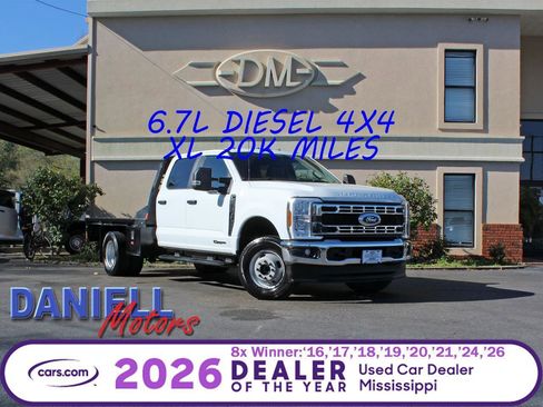Used 2025 Ford F350 XL w/ XL Chrome Package image 1