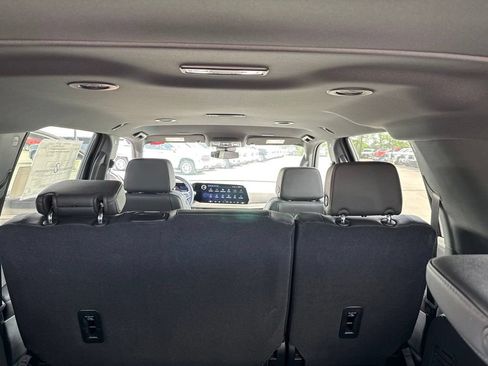 New 2026 Chevrolet Suburban LT AWD/4WD image 25