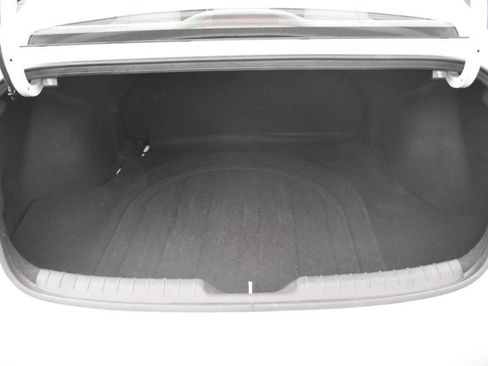 Used 2023 Hyundai Elantra SEL image 33