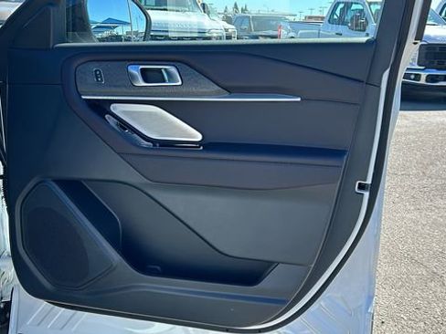 New 2026 Ford Explorer Platinum image 10