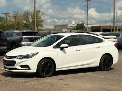 Used 2017 Chevrolet Cruze LT FWD image 33