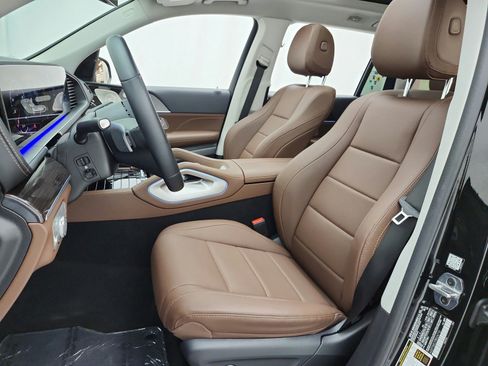 Certified 2026 Mercedes-Benz GLS 450 4MATIC image 13