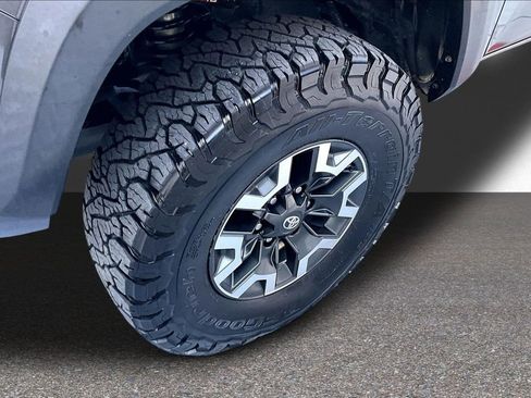 Used 2018 Toyota Tacoma TRD Off-Road image 26