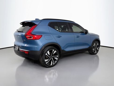Certified 2023 Volvo XC40 B4 Plus w/ Protection Package Premier image 6