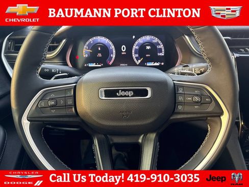 Used 2024 Jeep Grand Cherokee Altitude AWD/4WD image 14