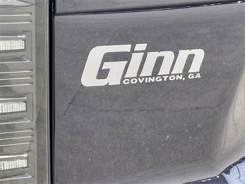 New 2025 Chevrolet Suburban Premier image 32