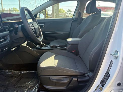 Used 2025 Kia K4 LXS image 25