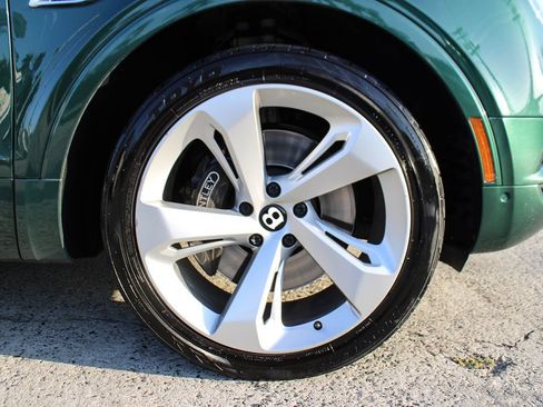 Used 2019 Bentley Bentayga AWD/4WD image 44