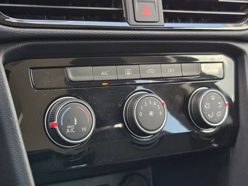 Certified 2023 Volkswagen Taos S FWD image 16