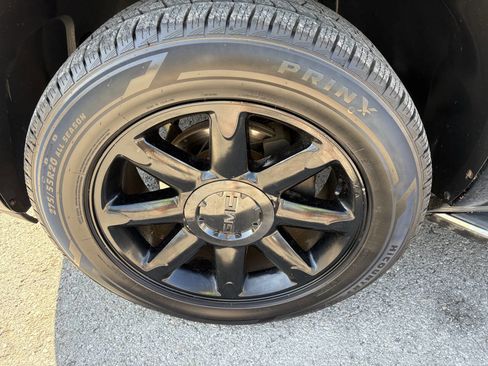 Used 2011 GMC Yukon Denali image 16