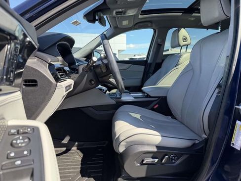 Used 2023 Acura MDX SH-AWD w/ Advance Package image 11