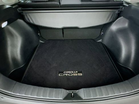 Used 2023 Toyota Corolla Cross LE image 31
