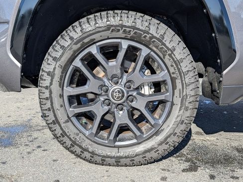 Used 2024 Toyota Tundra Platinum image 18