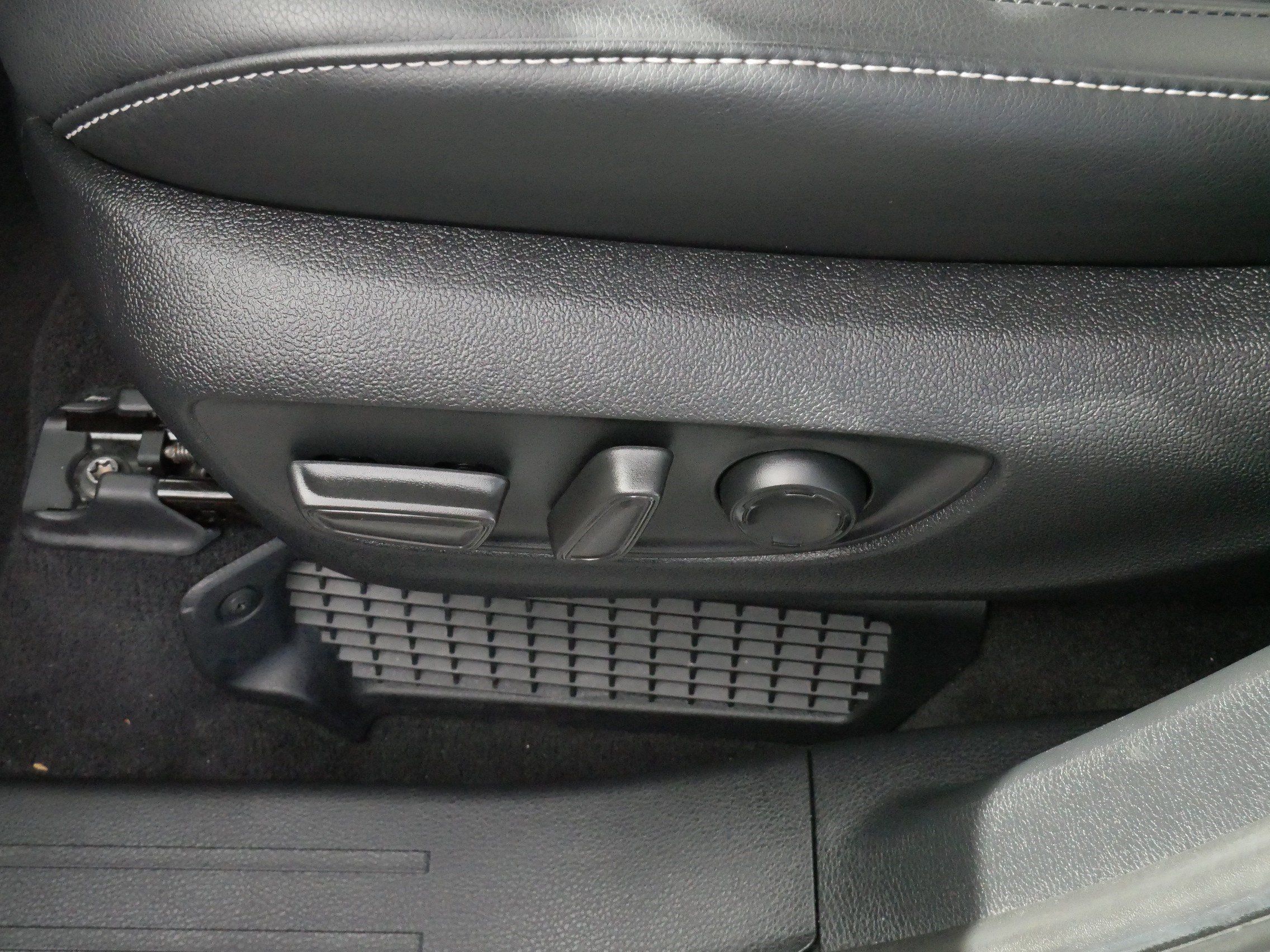 Certified 2026 Toyota Sienna XSE FWD image 20