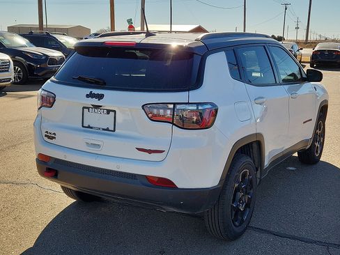 Used 2023 Jeep Compass Trailhawk image 4