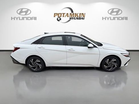 New 2026 Hyundai Elantra Limited image 4