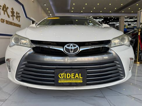 Used 2017 Toyota Camry XLE FWD image 3