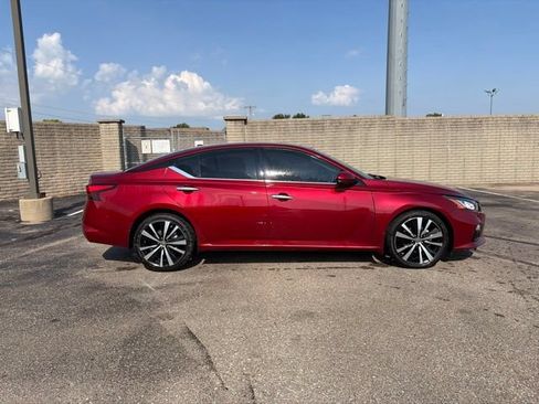 Used 2021 Nissan Altima 2.5 Platinum AWD/4WD image 7