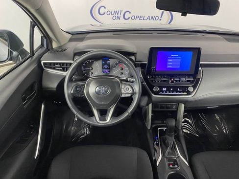 Certified 2024 Toyota Corolla Cross LE image 17