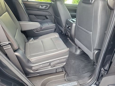 Used 2021 Chevrolet Tahoe RST w/ Luxury Package RWD image 13