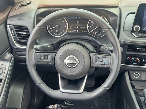 Used 2023 Nissan Rogue SV w/ SV Premium B Package FWD image 19