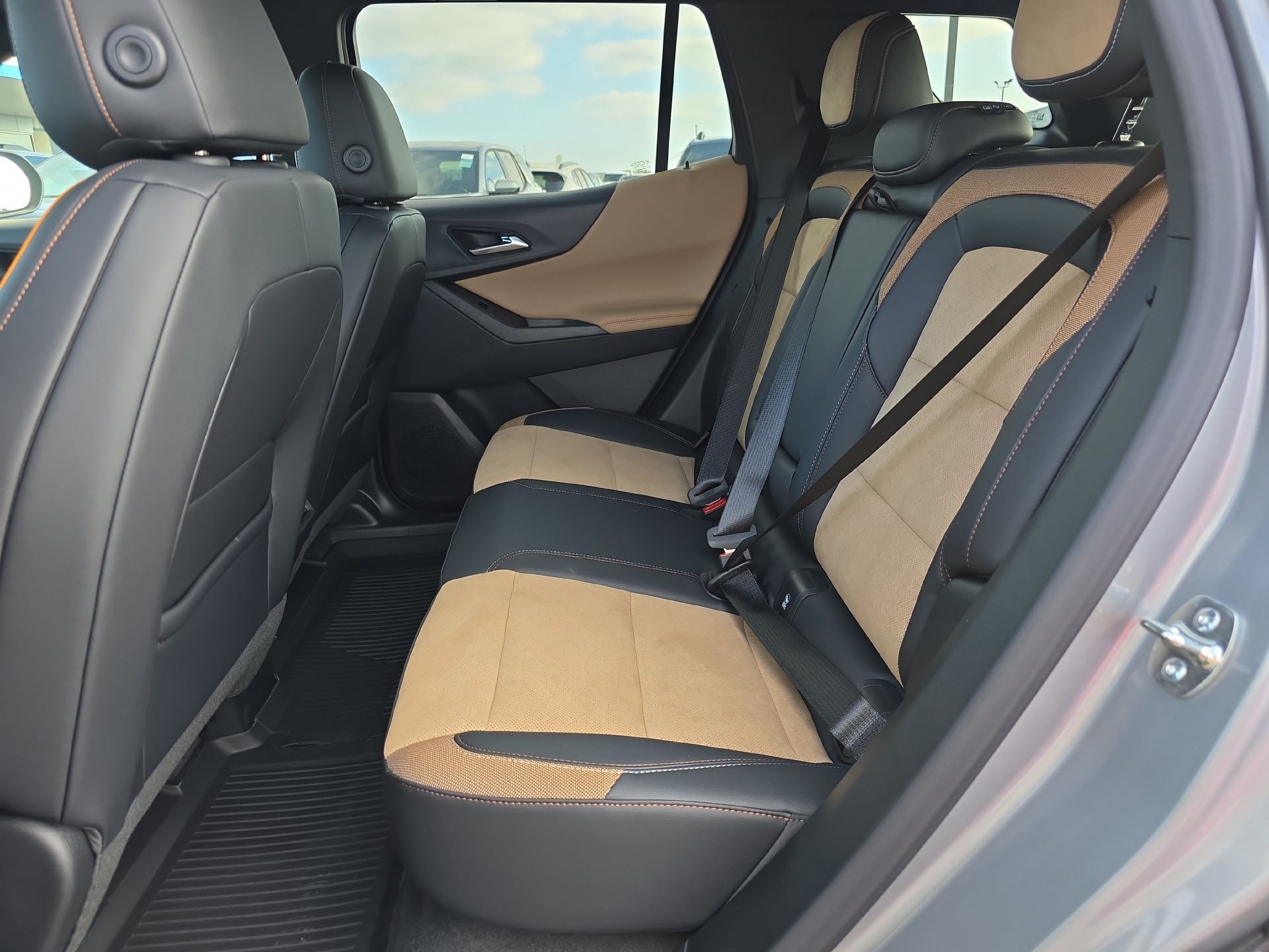 New 2027 Chevrolet Equinox ACTIV w/ Safety and Technology Package AWD/4WD image 8
