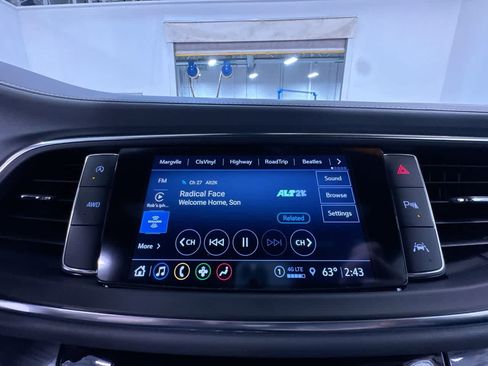 Used 2023 Buick Enclave Essence w/ Experience Buick Package AWD/4WD image 27
