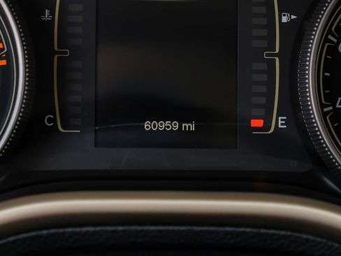 Used 2017 Jeep Cherokee Latitude w/ Safety/Convenience Group image 21