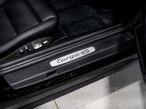 Used 2014 Porsche 911 Targa 4S image 29