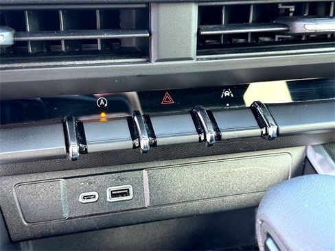 Used 2023 Chevrolet Colorado Trail Boss image 22